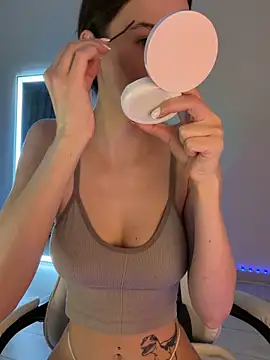 julia fly online show from 03/20/26, 10:20