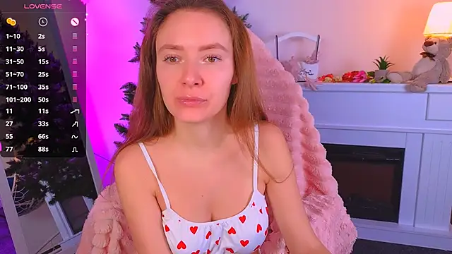 Snapshot of ___Emily___ chatting on 12/12/24, 07:19    Emily    online show from 12/12/24, 07:19