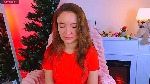 Snapshot of ___Emily___ chatting on 12/25/24, 07:24    Emily    online show from 12/25/24, 07:24