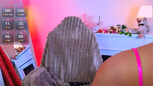 Snapshot of ___Emily___ chatting on 02/22/25, 07:34    Emily    online show from 02/22/25, 07:34