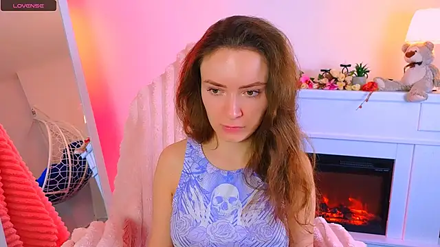 Snapshot of ___Emily___ chatting on 03/03/25, 07:32    Emily    online show from 03/03/25, 07:32