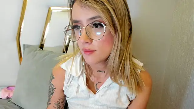 Snapshot of Sabrina_Cole chatting on 01/31/25, 06:24 Sabrina Cole online show from 01/31/25, 06:24