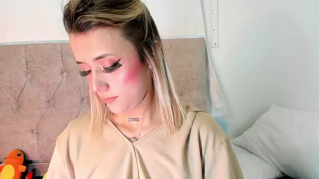 Snapshot of Sabrina_Cole chatting on 03/14/25, 03:48 Sabrina Cole online show from 03/14/25, 03:48