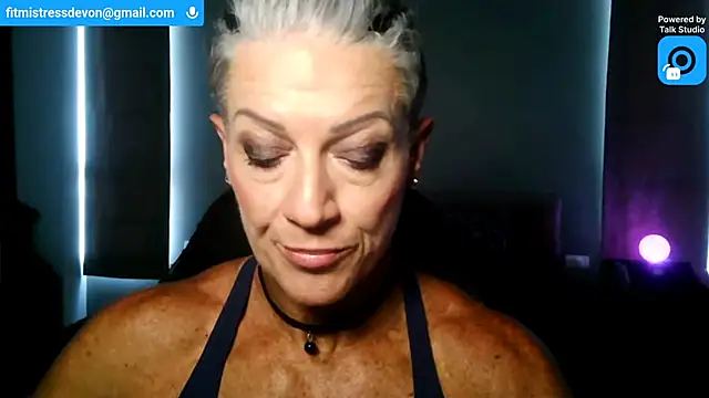 Snapshot of Devon2020 chatting on 07/20/26, 11:01 Devon2020 online show from 07/20/26, 11:01