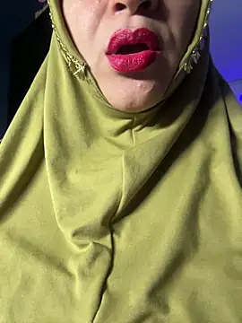 Snapshot of Jameela chatting on 10/27/25, 09:52 Jameela online show from 10/27/25, 09:52