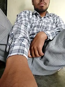 Snapshot of Nishubig chatting on 12/22/25, 09:39 Nishubig online show from 12/22/25, 09:39