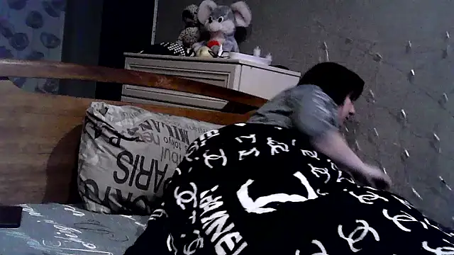 explored romantic online show from 01/16/25, 05:12