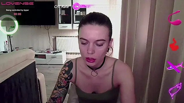 Snapshot of RinaDevil chatting on 03/11/25, 01:01 RinaDevil online show from 03/11/25, 01:01