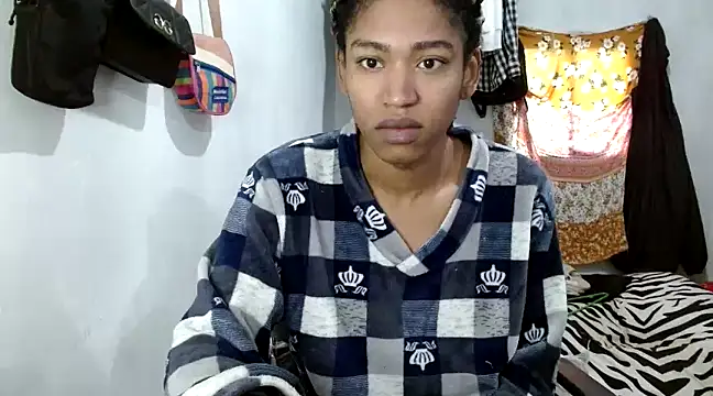 angelamarie1 online show from 02/25/25, 12:45