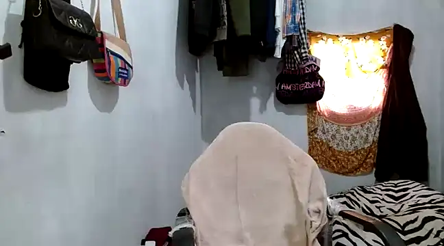 angelamarie1 online show from 03/13/25, 02:12