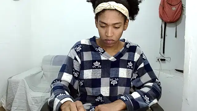 angelamarie1 online show from 10/14/25, 02:45