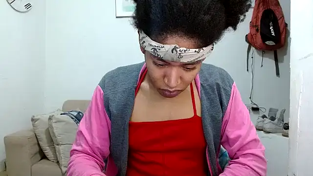 angelamarie1 online show from 02/25/26, 12:04