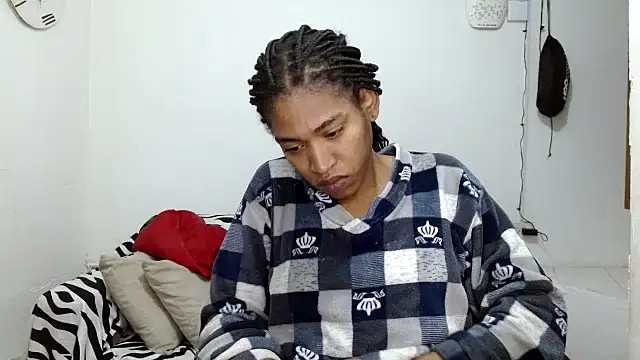 Snapshot of angelamarie1 chatting on 04/21/26, 12:00 angelamarie1 online show from 04/21/26, 12:00