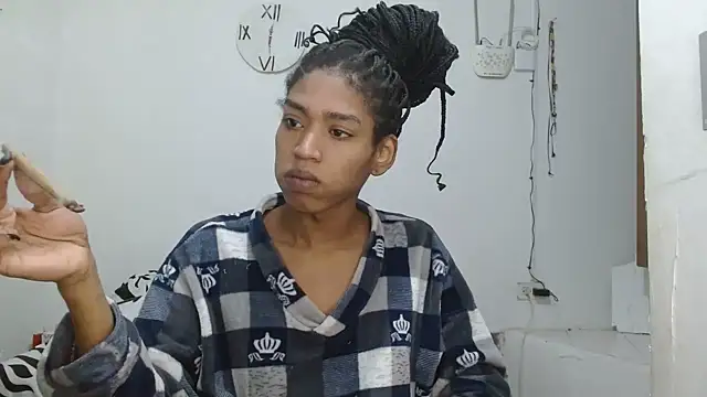 Snapshot of angelamarie1 chatting on 05/25/26, 12:11 angelamarie1 online show from 05/25/26, 12:11