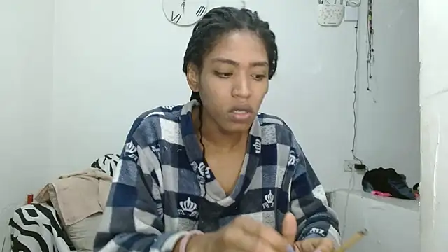 Snapshot of angelamarie1 chatting on 06/10/26, 12:15 angelamarie1 online show from 06/10/26, 12:15