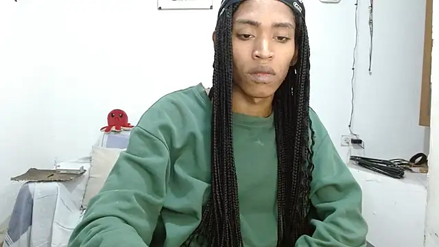 Snapshot of angelamarie1 chatting on 06/28/26, 12:33 angelamarie1 online show from 06/28/26, 12:33