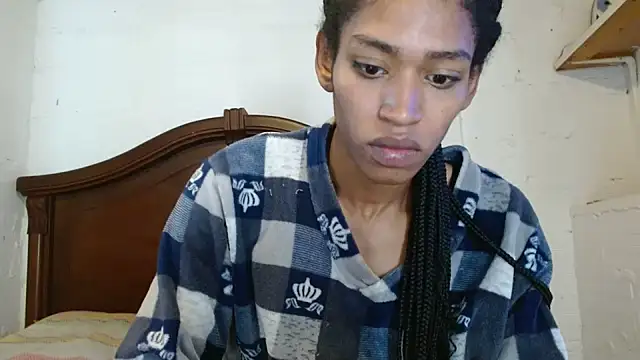 Snapshot of angelamarie1 chatting on 07/02/26, 12:33 angelamarie1 online show from 07/02/26, 12:33