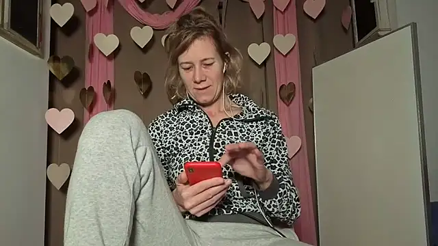 Lola Belgium online show from 02/08/26, 06:28