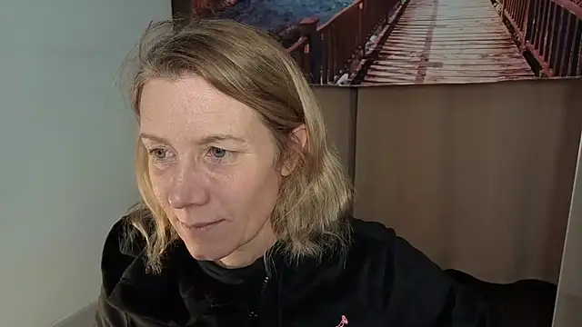 Lola Belgium online show from 04/14/26, 02:12