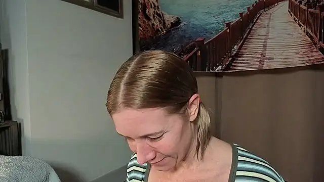 Lola Belgium online show from 04/29/26, 04:22