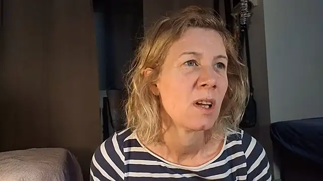 Lola Belgium online show from 07/07/26, 07:09