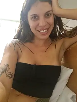 Snapshot of frenchxena98 chatting on 01/04/25, 10:24 frenchxena98 online show from 01/04/25, 10:24