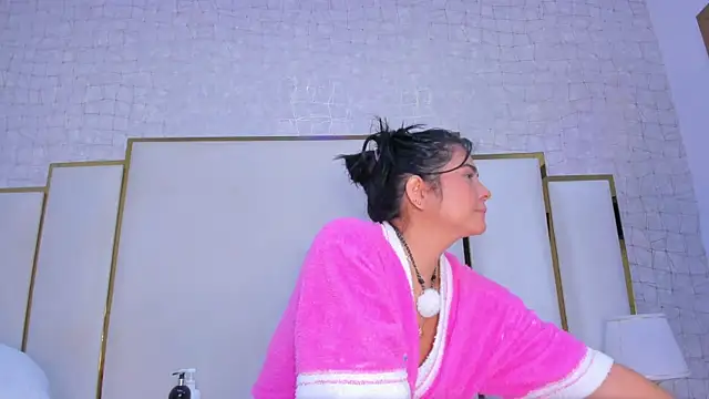 Snapshot of paola_rodriguez chatting on 01/13/26, 11:48 paola rodriguez online show from 01/13/26, 11:48