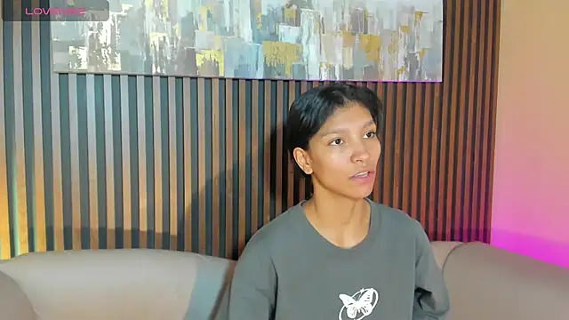 LauraAristizabal online show from 10/22/25, 12:38