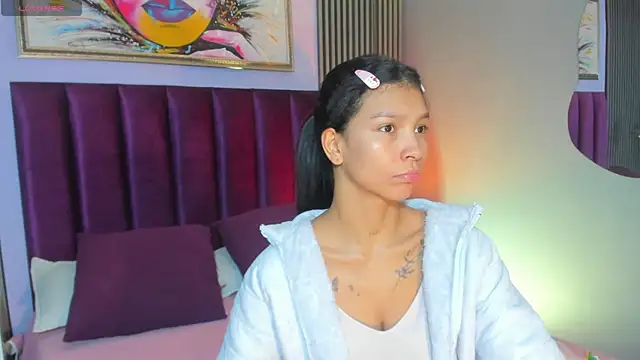 LauraAristizabal online show from 11/04/25, 11:53