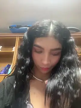 Snapshot of LauraAristizabal chatting on 05/01/26, 11:26 LauraAristizabal online show from 05/01/26, 11:26