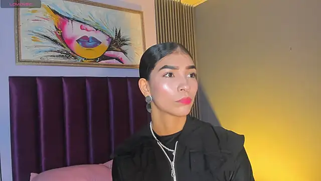 Snapshot of LauraAristizabal chatting on 06/10/26, 12:04 LauraAristizabal online show from 06/10/26, 12:04