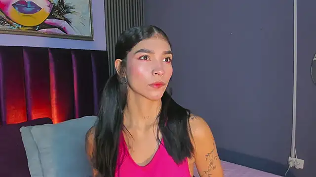 Snapshot of LauraAristizabal chatting on 06/18/26, 11:58 LauraAristizabal online show from 06/18/26, 11:58