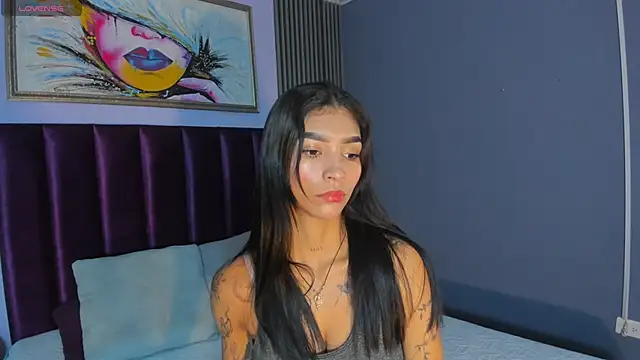 Snapshot of LauraAristizabal chatting on 06/25/26, 12:09 LauraAristizabal online show from 06/25/26, 12:09