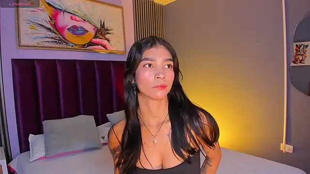 Snapshot of LauraAristizabal chatting on 06/30/26, 12:06 LauraAristizabal online show from 06/30/26, 12:06