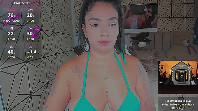 Snapshot of vane_lopez_ chatting on 10/22/25, 05:34 vane lopez online show from 10/22/25, 05:34