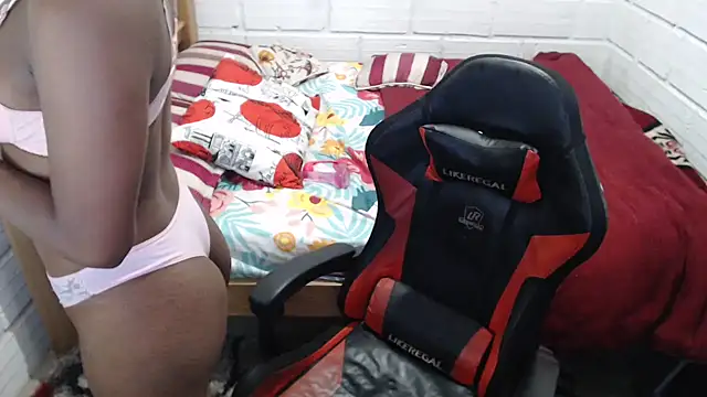 Snapshot of sexyjustin202 chatting on 12/17/24, 12:45 sexyjustin202 online show from 12/17/24, 12:45