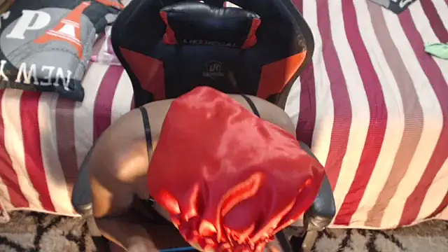 Snapshot of sexyjustin202 chatting on 12/22/24, 10:04 sexyjustin202 online show from 12/22/24, 10:04