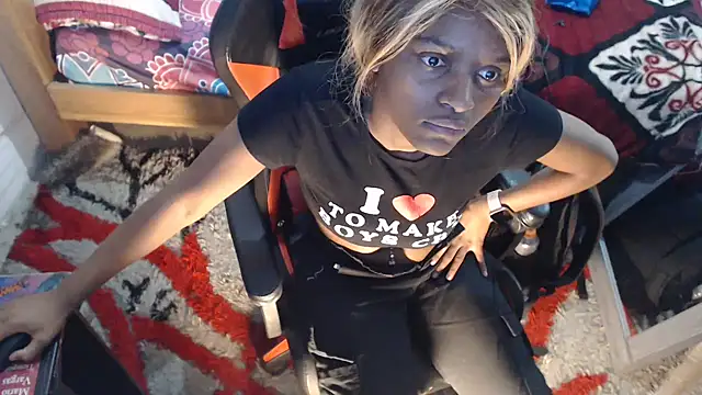 Snapshot of sexyjustin202 chatting on 02/12/25, 10:48 sexyjustin202 online show from 02/12/25, 10:48