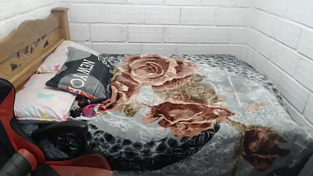 Snapshot of sexyjustin202 chatting on 09/17/25, 10:22 sexyjustin202 online show from 09/17/25, 10:22