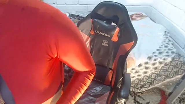 Snapshot of sexyjustin202 chatting on 10/01/25, 10:38 sexyjustin202 online show from 10/01/25, 10:38