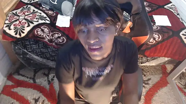 Snapshot of sexyjustin202 chatting on 10/04/25, 03:04 sexyjustin202 online show from 10/04/25, 03:04