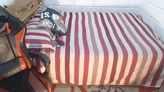 Snapshot of sexyjustin202 chatting on 10/18/25, 10:10 sexyjustin202 online show from 10/18/25, 10:10