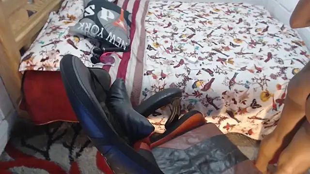 Snapshot of sexyjustin202 chatting on 10/20/25, 10:32 sexyjustin202 online show from 10/20/25, 10:32