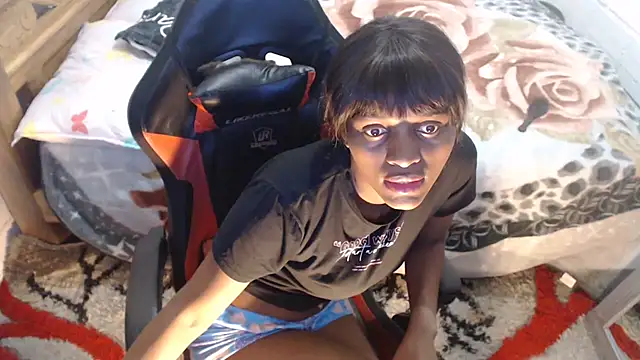 Snapshot of sexyjustin202 chatting on 11/12/25, 02:45 sexyjustin202 online show from 11/12/25, 02:45