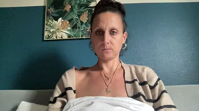 Snapshot of Sexy-Mel chatting on 02/19/26, 12:23 Sexy-Mel online show from 02/19/26, 12:23