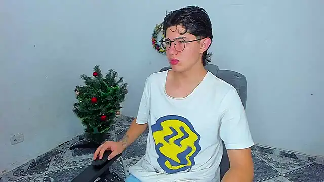 Snapshot of patrik_027 chatting on 12/18/24, 01:34 patrik 027 online show from 12/18/24, 01:34