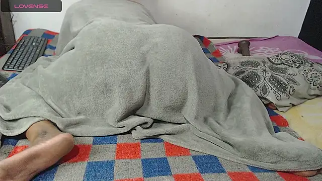 Snapshot of Sexy_night_bm chatting on 01/04/25, 06:19 Sexy night bm online show from 01/04/25, 06:19