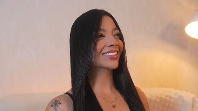 Snapshot of sarah_hiill chatting on 11/26/25, 10:00 sarah hiill online show from 11/26/25, 10:00