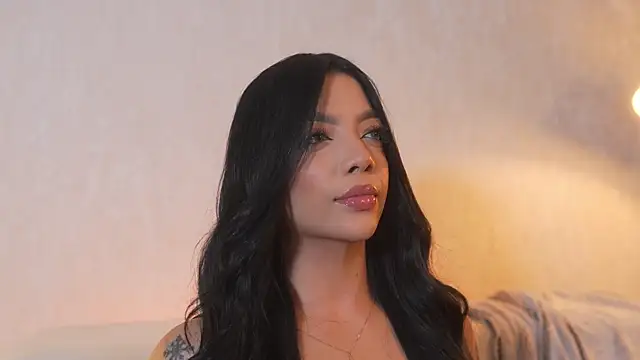 Snapshot of sarah_hiill chatting on 12/02/25, 10:05 sarah hiill online show from 12/02/25, 10:05