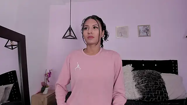 Snapshot of CeliWoods chatting on 11/27/25, 11:23 CeliWoods online show from 11/27/25, 11:23